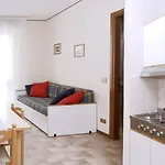 Cinzia بيبيوني